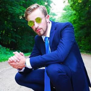 Meet your Posher, Sam